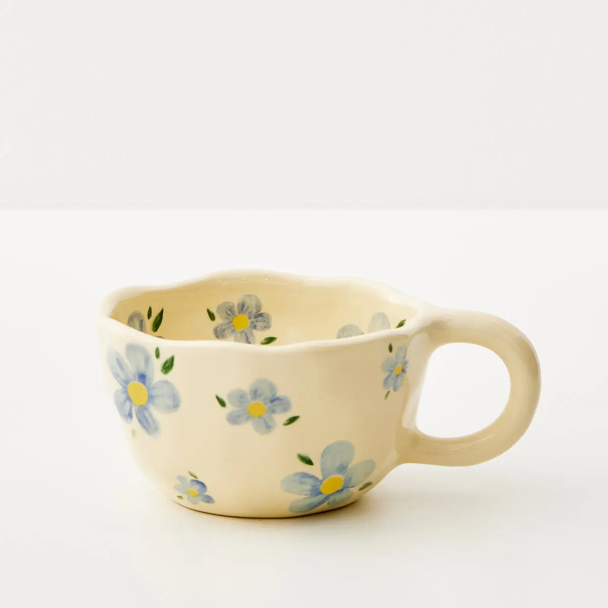 Painted Daisy Ceramic Mug Blue - GigiandTom